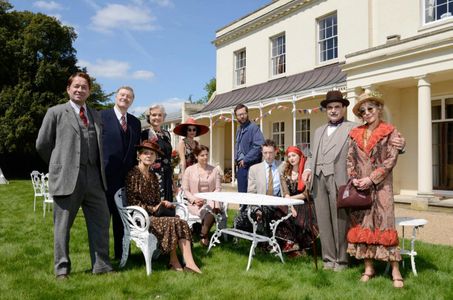 Rebecca Front, Martin Jarvis, Stephanie Leonidas, Sean Pertwee, David Suchet, Zoë Wanamaker, Daniel Weyman, James Anders