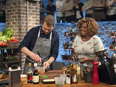 Bobby Flay and Sunny Anderson in Beat Bobby Flay (2013)