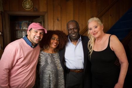 Still of Flavio Alves, Mireille Bourjolly, Laurie Folkes, and Sally Kirkland in Tom in America.