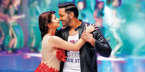 Vishnu Manchu and Sonarika Bhadoria in Eedo Rakam Aado Rakam (2016)