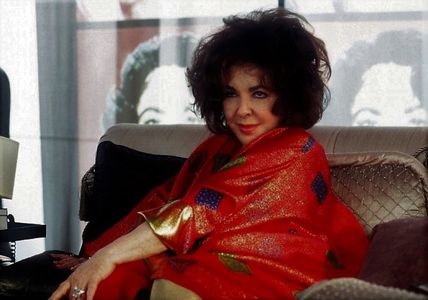 Elizabeth Taylor in These Old Broads (2001)