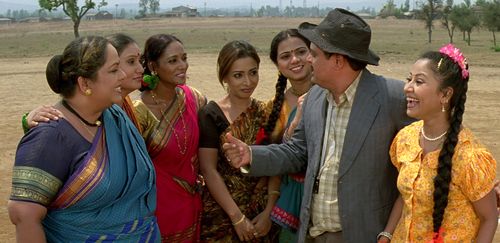 Nirmiti Sawant, Bharat Ganeshpure, Megha Ghatge, Siyaa Patil, Tejaa Deokar, Priya Berde, Swati Deol, and Sheetal Bankar 