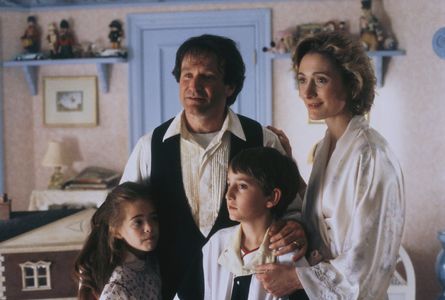 Robin Williams, Charlie Korsmo, Caroline Goodall, and Amber Scott in Hook (1991)