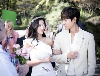 Jun Ji-hyun and Lee Min-Ho in Legend of the Blue Sea (2016)