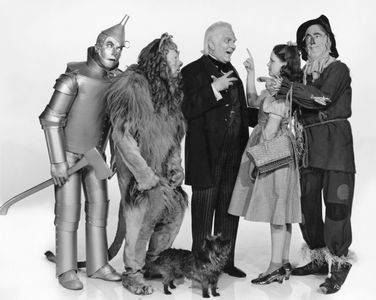 Judy Garland, Ray Bolger, Jack Haley, Bert Lahr, Frank Morgan, and Terry in The Wizard of Oz (1939)