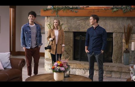 Ben Bordeau, Emily Tennant, Tyler Johnston (I) in 'A Picture Perfect Wedding'