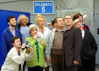 Jacek Braciak, Zofia Czerwinska, Kazimierz Kaczor, Jerzy Kryszak, Witold Pyrkosz, and Tomasz Sapryk in Dylematu 5 (2007)