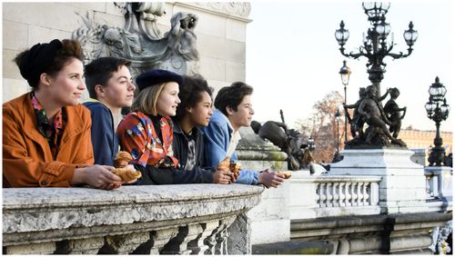 Iris Hesseling, Thom Vendrik, Valentijn Avé, Nola Kemper, and Firy Beuk in 100% Coco (2017)