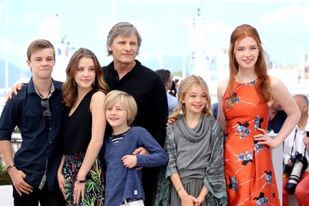 Viggo Mortensen, Annalise Basso, Samantha Isler, Shree Crooks, Nicholas Hamilton, and Charlie Shotwell at an event for C