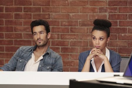 Aarón Díaz and Pearl Thusi in Quantico (2015)