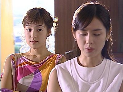 Son Ye-jin and Ji-hye Han in Summer Scent (2003)