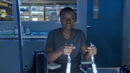 Matt Czuchry and Shaunette Renée Wilson in The Resident (2018)