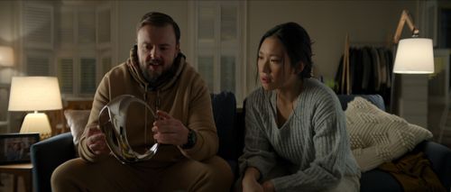 Jess Hong and John Bradley in 3 Body Problem (2024)