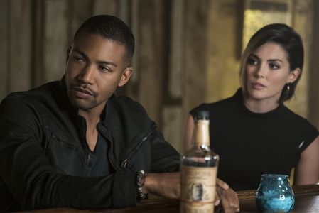 Taylor Cole and Charles Michael Davis in The Originals (2013)