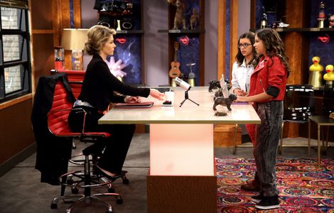 Lauren Plaxco, Madisyn Shipman, and Cree in Game Shakers (2015)