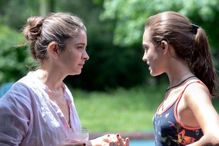 Erica Rivas and Ornella D'Elía in The Sleepwalkers (2019)