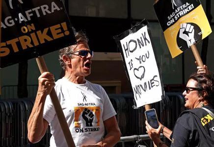 Actor Bill Lobley (left) during the 2023 SAG-AFTRA Strike