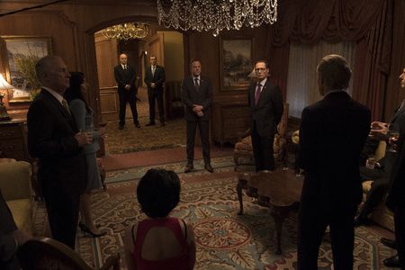 Kiefer Sutherland, Guy Buller, and Geoff Pierson in Designated Survivor (2016)