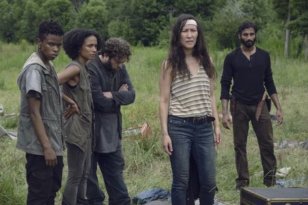 Dan Fogler, Angel Theory, Eleanor Matsuura, Lauren Ridloff, and Avi Nash in The Walking Dead (2010)