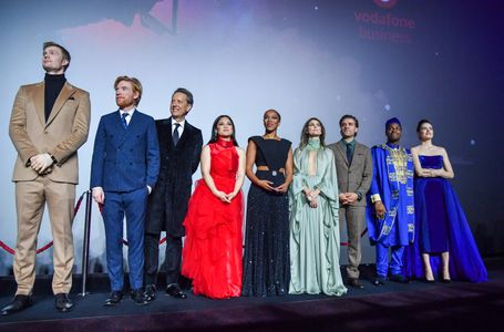 Richard E. Grant, Keri Russell, Oscar Isaac, Domhnall Gleeson, John Boyega, Kelly Marie Tran, Daisy Ridley, Joonas Suota