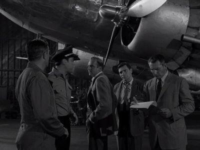 Robert Karnes, Noah Keen, Bing Russell, Harold J. Stone, and Fredd Wayne in The Twilight Zone (1959)