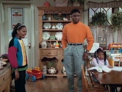 Jaimee Foxworth, Darius McCrary, and Kellie Shanygne Williams in Family Matters (1989)