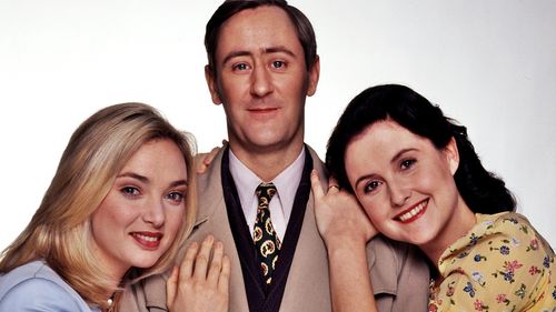 Emma Amos, Elizabeth Carling, and Nicholas Lyndhurst in Goodnight Sweetheart (1993)