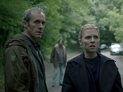 Stephen Dillane and Clémence Poésy in The Tunnel (2013)