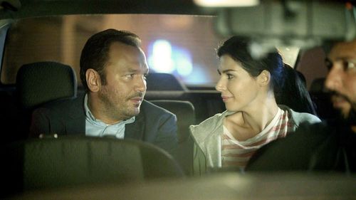 Ali Sunal and Hatice Sendil in Hayat Öpücügü (2015)