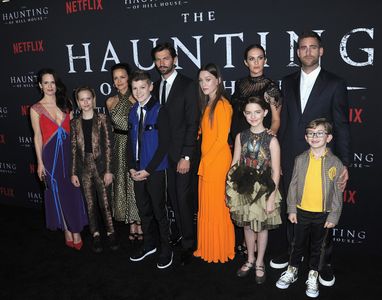 Carla Gugino, Michiel Huisman, Elizabeth Reaser, Kate Siegel, Oliver Jackson-Cohen, Mckenna Grace, Lulu Wilson, Albert L