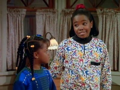 Jaimee Foxworth and Kellie Shanygne Williams in Family Matters (1989)