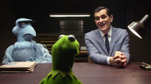 Ty Burrell and Kermit the Frog in Muppets Most Wanted (2014)