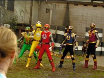 Pua Magasiva, Glenn McMillan, Jorge Vargas, Jason Chan, and Adam Tuominen in Power Rangers Ninja Storm (2003)