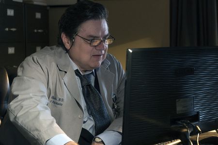 Oliver Platt in Chicago Med (2015)