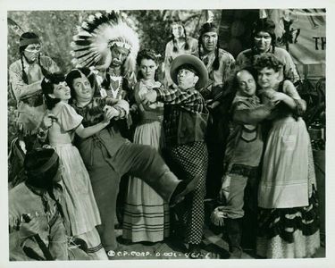 Moe Howard, Larry Fine, Dorothy Appleby, Dorothy Comingore, Dick Curtis, Richard Fiske, Lorna Gray, Curly Howard, Cy Sch