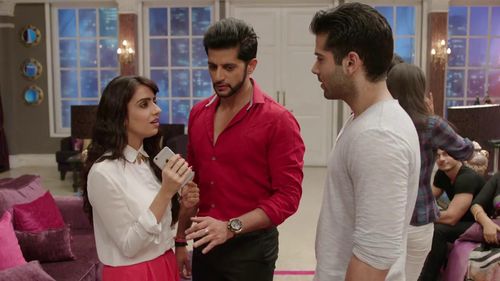 Karanvir Bohra and Kinshuk Mahajan in Naagin (2015)