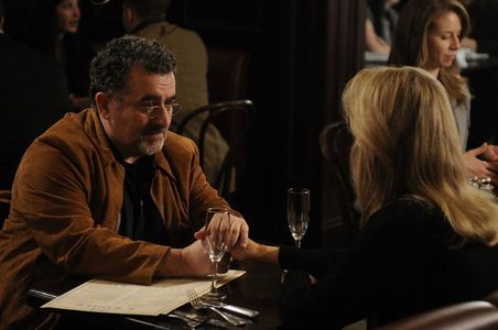 Saul Rubinek and Lindsay Wagner in Warehouse 13 (2009)