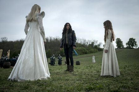 Joely Richardson, Adria Arjona, and Rebeka Rea in Emerald City (2016)