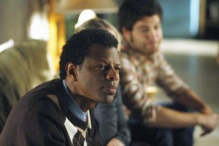 Phil LaMarr and Adam Pally in Happy Endings (2011)