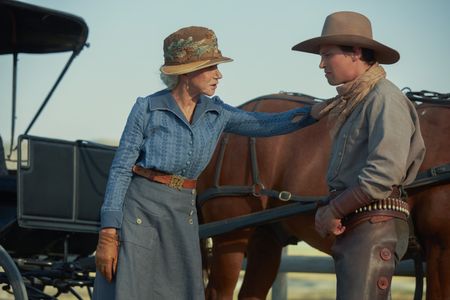 Helen Mirren and Darren Mann in 1923 (2022)