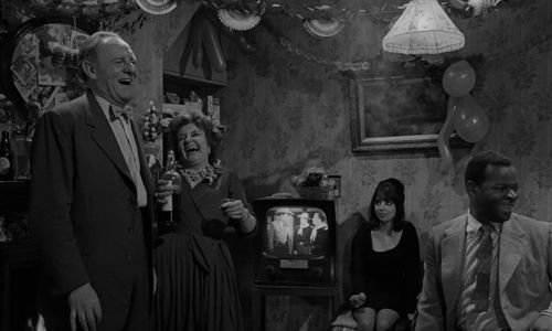 Avis Bunnage, Verity Edmett, Bernard Lee, and Brock Peters in The L-Shaped Room (1962)