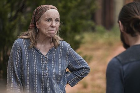 Brett Butler and Tom Payne in The Walking Dead (2010)