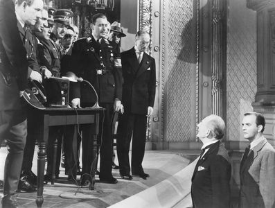 Jack Benny, Paul Barrett, Felix Bressart, Tom Dugan, James Gillette, Charles Halton, Maurice Murphy, and Gene Rizzi in T