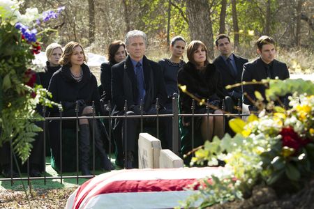 Patrick Duffy, Emma Bell, Jordana Brewster, Marlene Forte, Linda Gray, Jesse Metcalfe, Brenda Strong, and Josh Henderson