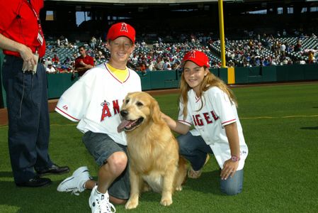 Caitlin Wachs and Shooter in Air Bud: Seventh Inning Fetch (2002)