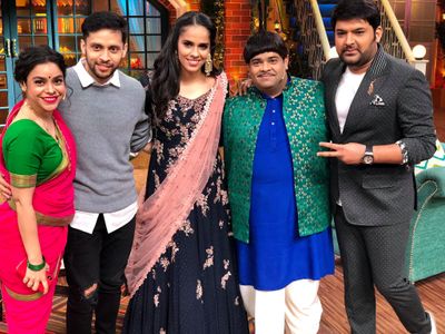 Parupalli Kashyap, Kiku Sharda, Sumona Chakravarti, Kapil Sharma, and Saina Nehwal in The Kapil Sharma Show: Saina Nehwa