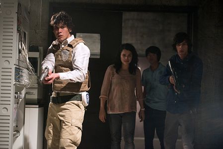 Christopher Larkin, Devon Bostick, Bob Morley, and Eve Harlow in The 100 (2014)