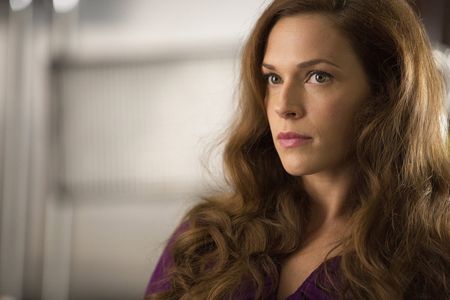 Amanda Righetti in Colony (2016)