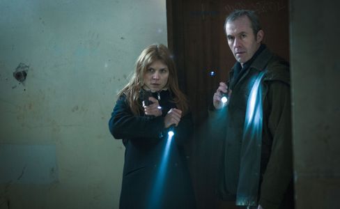 Stephen Dillane and Clémence Poésy in The Tunnel (2013)