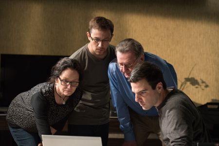 Joseph Gordon-Levitt, Melissa Leo, Zachary Quinto, and Tom Wilkinson in Snowden (2016)